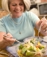 Invecchiamento, una review fa il punto sui benefici di una restrizione alimentare